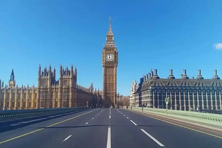 رحلة على نهر التايمز 