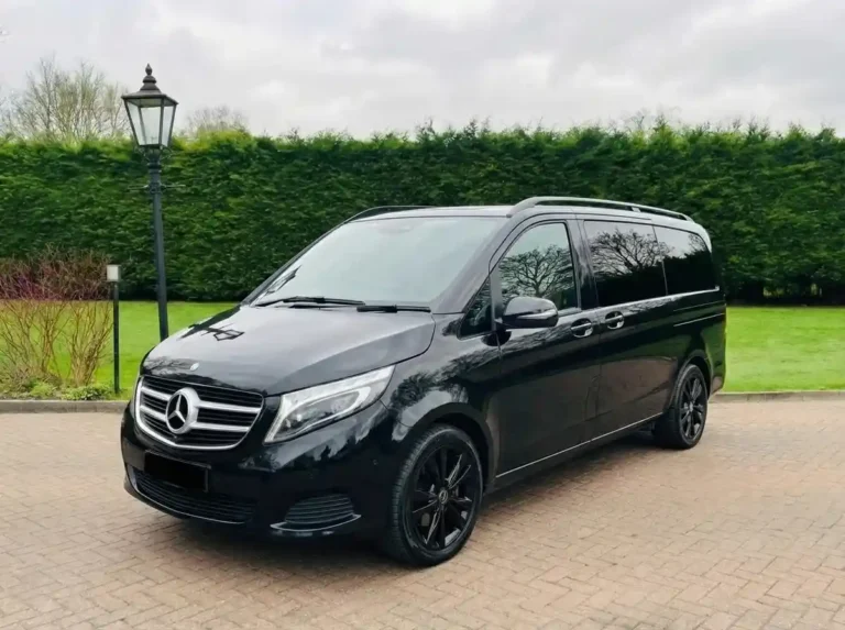 تأجير مرسيدس V-Class مع سائق في لندن