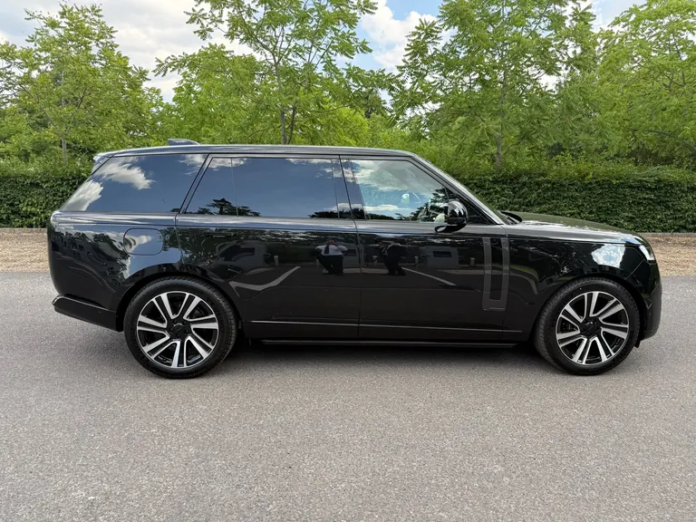 Range Rover tripyana london Range Rover hire with a chauffeur in London