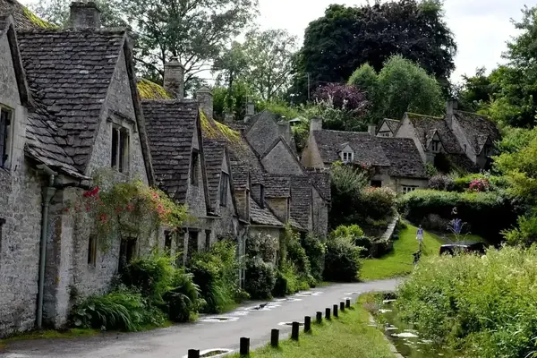 Arlington Row stone cottages in Bibury in the Cotswolds